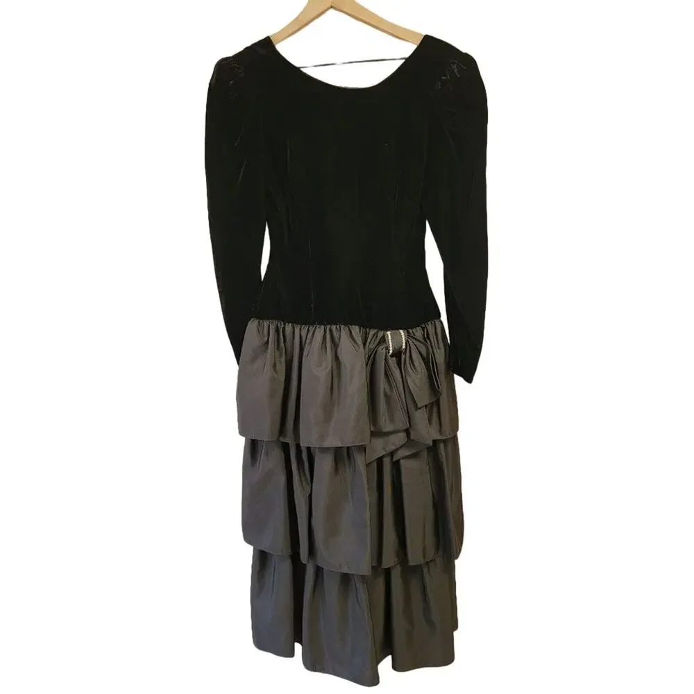 Clair De Lune vintage black long-sleeved dress, size 4 - Picture 1 of 7